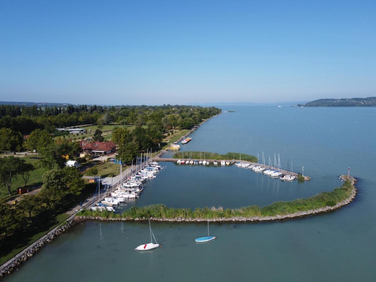 Lakeside Luxury Apartment Zamárdi Exterior foto