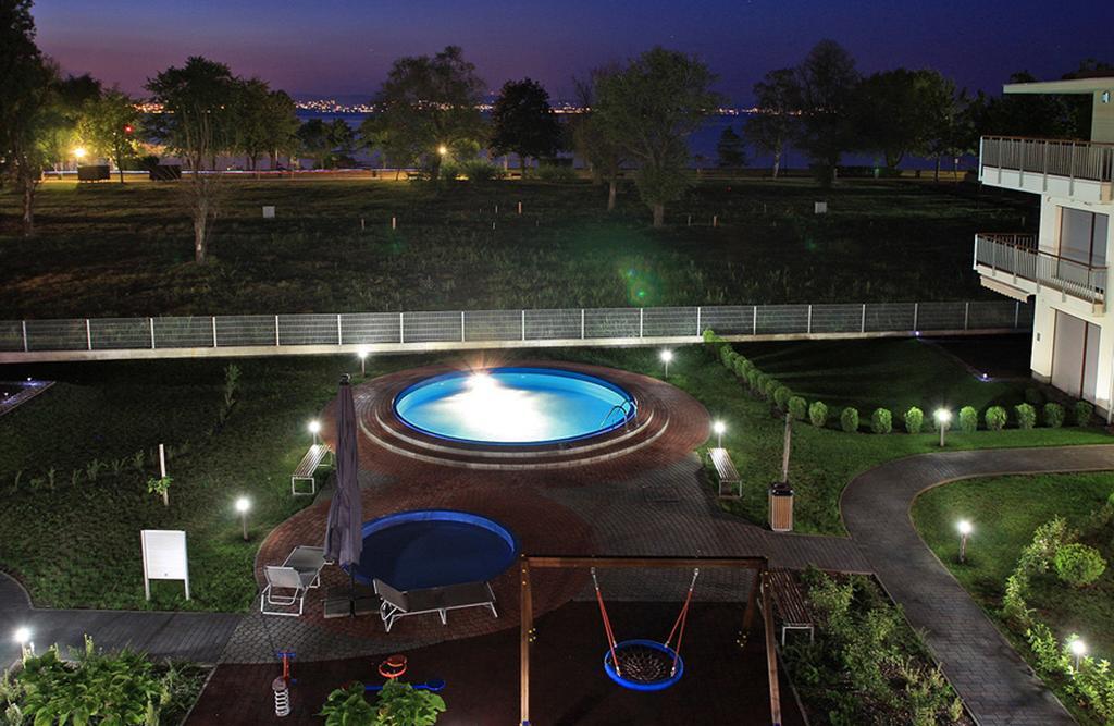 Lakeside Luxury Apartment Zamárdi Exterior foto